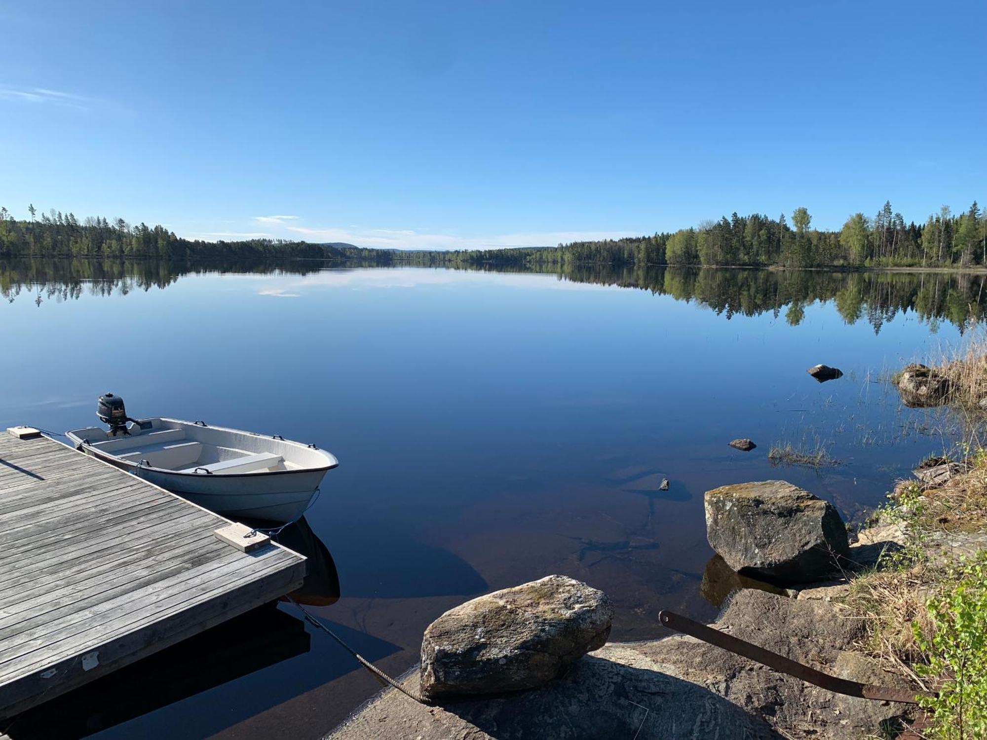 Cozy Cottage By The Lake, Charlottenberg Amotfors Exterior photo